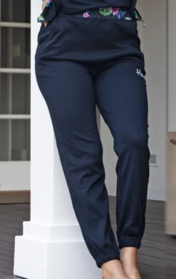 Island Design Collection Jogger: Black -Hawaiian Style Shop 6X2A65801 83522.1704854236