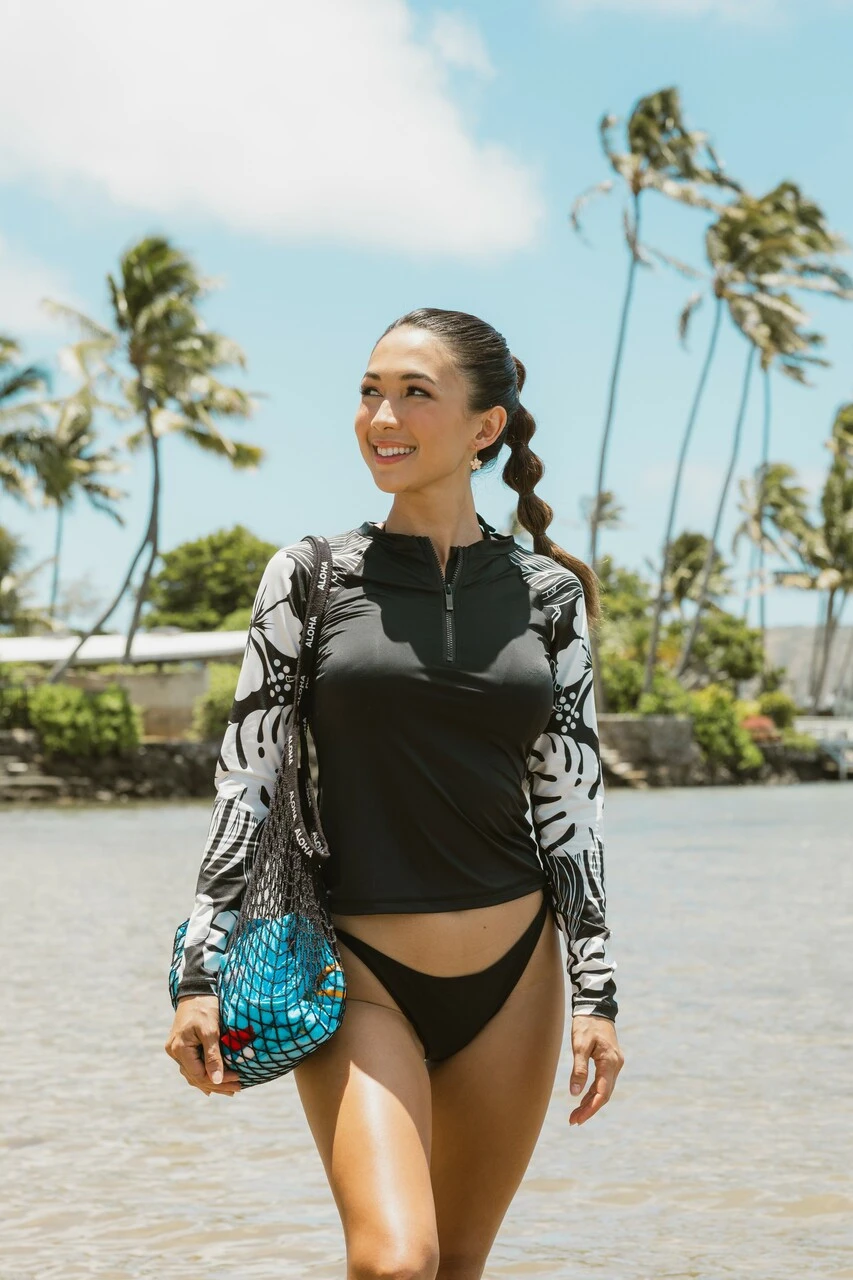 Hawaii Loa Rashguard Longsleeve - Floral: Black White 3 Hawaii Loa Rashguard Longsleeve - Floral: Black White